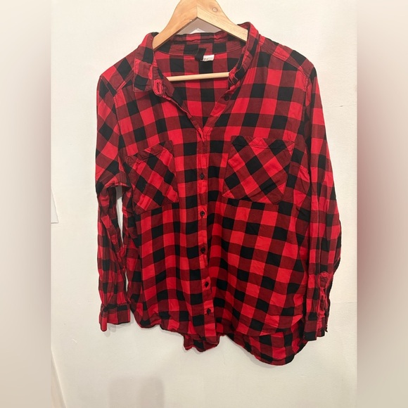 H&M Red and Black Plaid Shirt - Picture 5 of 6